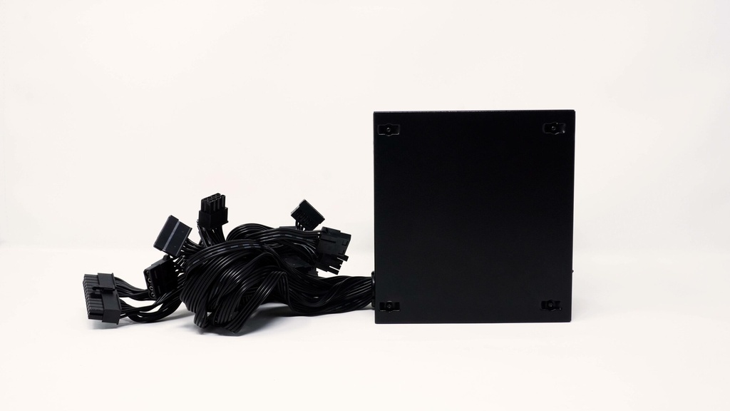 Fuente                                                                                                                                                                                                            De Poder Gamer Naceb Na-0625 700w 80 Plus Bronze - Conectores: 1x 20+4pin - 2x 8pin (p4+p4) - 3x Pcie 6+2p - 4x Molex - 6xsata